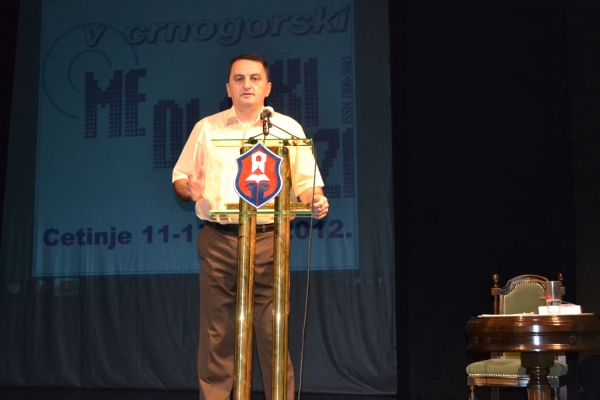 cetinje-20121719B374-7C5D-4F96-8CE5-D6BF8FA0E0C4.jpg
